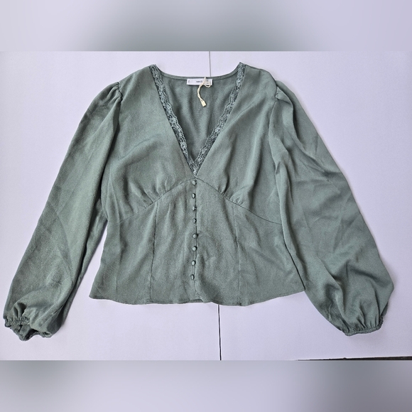 NWOT Mango Green Ruched Blouse with Long Sleeves -Size L - Picture 2 of 7